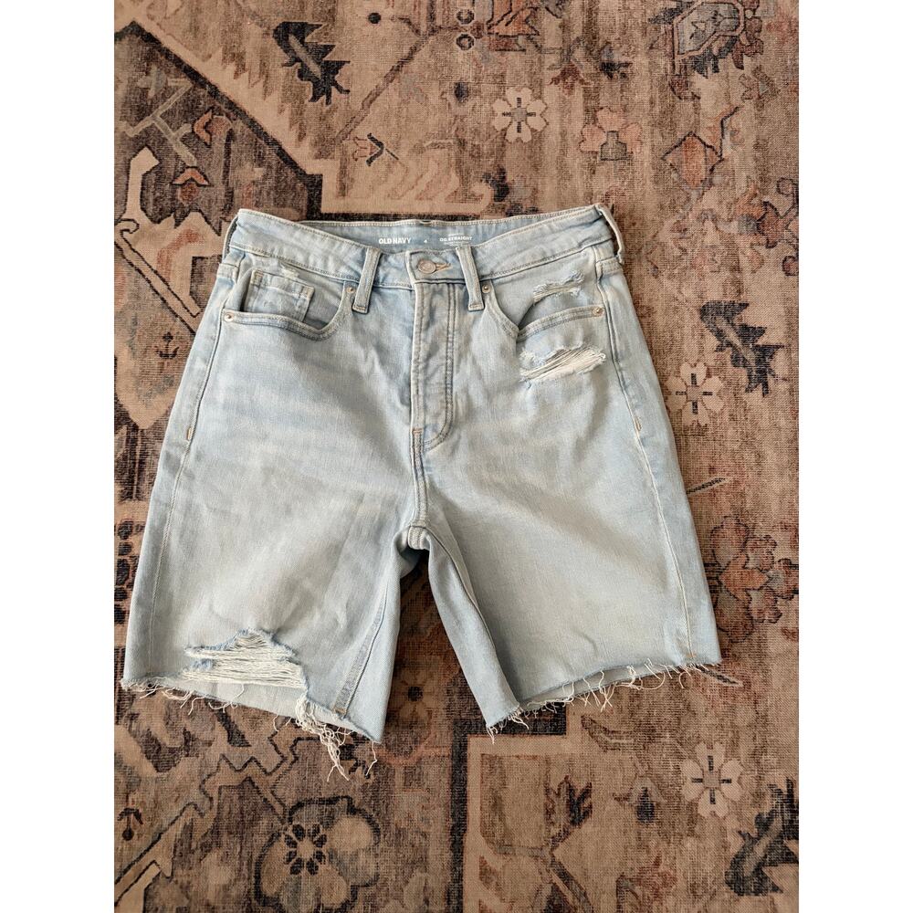 Old Navy High Rise Straight Denim Shorts Womens 4 Light Wash Distressed Raw Hem